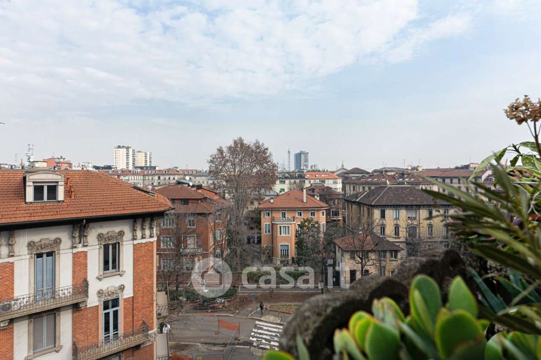Appartamento in Vendita in Via Guido D'Arezzo 1 a Milano