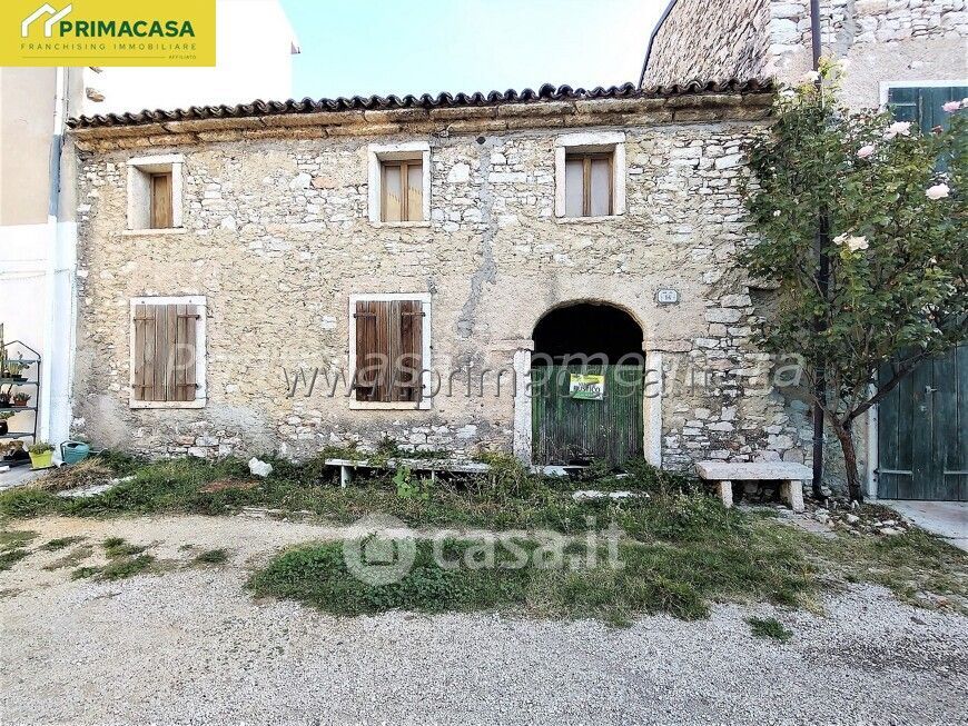 Casa indipendente in Vendita in Via Vesan 4 a Sant'Ambrogio di Valpolicella