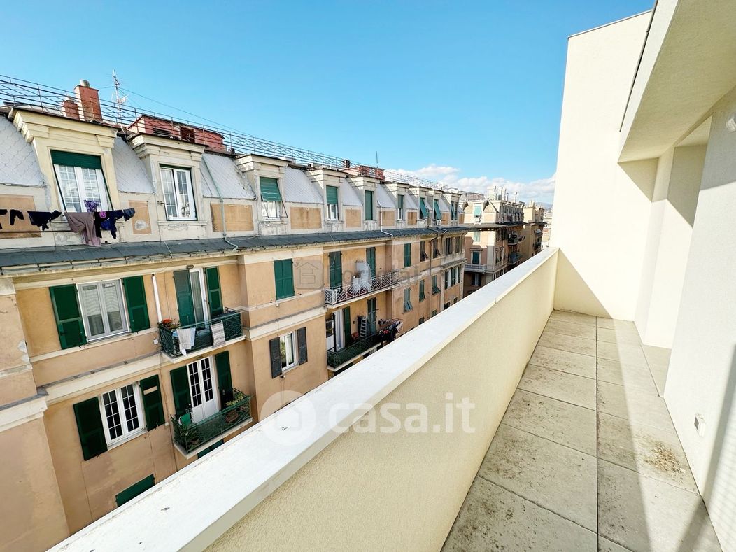 Appartamento in Vendita in Via Pierino Pesce a Genova