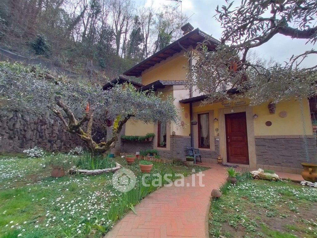 Villa in Vendita in Via Palazzolo 59 a Rocca di Papa
