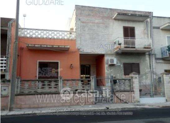 Appartamento in Vendita in Via Domenico Savino 129 a Taranto