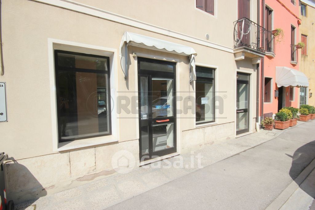 Negozio/Locale commerciale in Affitto in Viale Riviera Berica 451 a Vicenza
