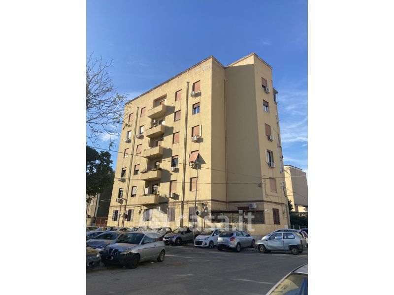 Appartamento in Vendita in Via Montalbo a Palermo