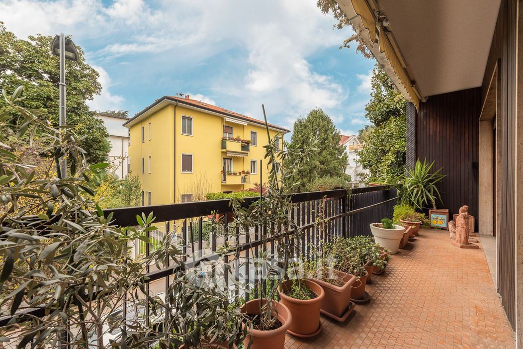 Appartamento in Vendita in Via Eugenio Torelli Viollier 32 a Milano
