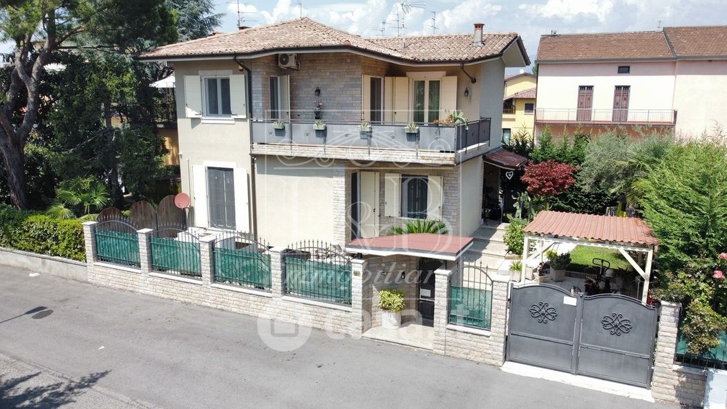 Casa indipendente in Vendita in Via Vicenza 14 a Brescia