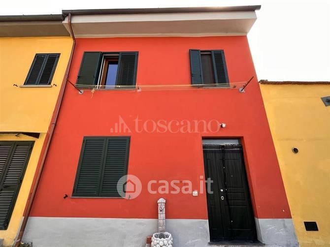 Casa indipendente in Vendita in Via Risorgimento a Prato