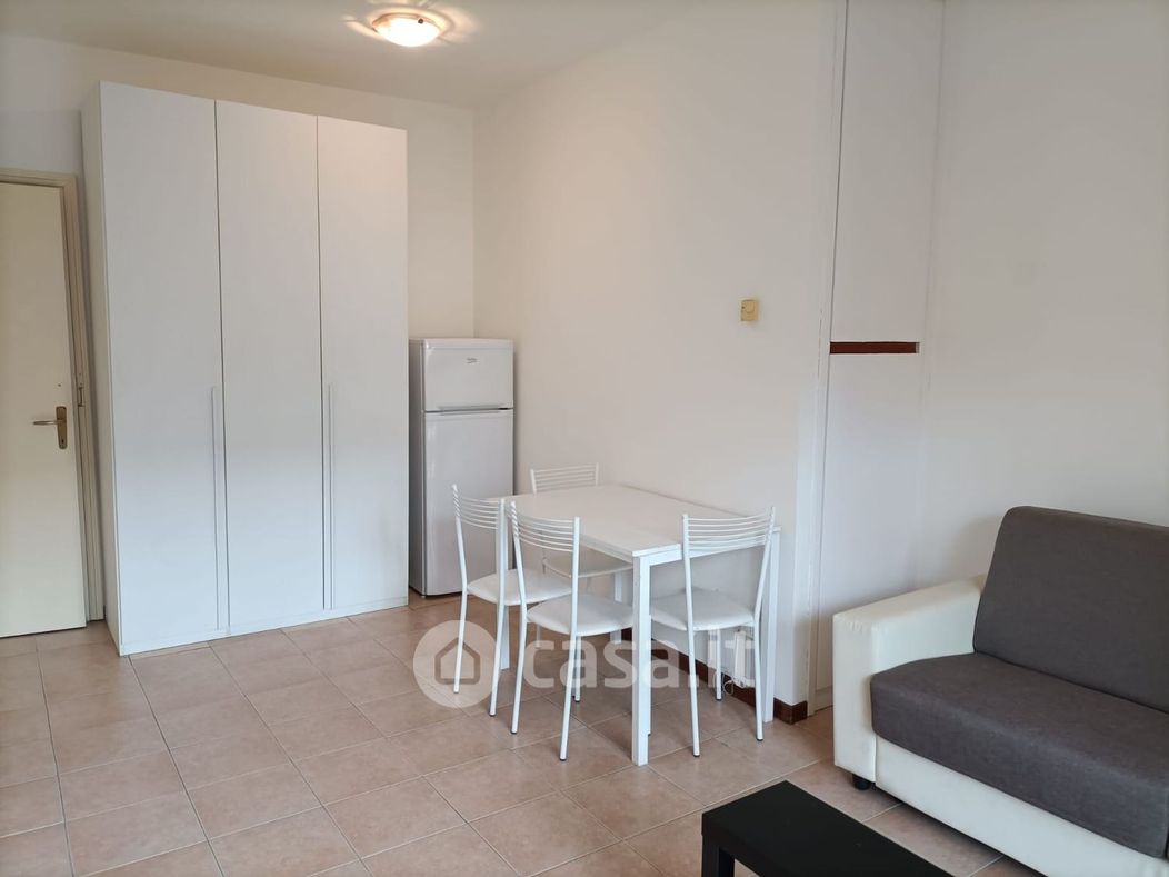 Appartamento in Affitto in Viale Ciro Menotti 1 a Modena