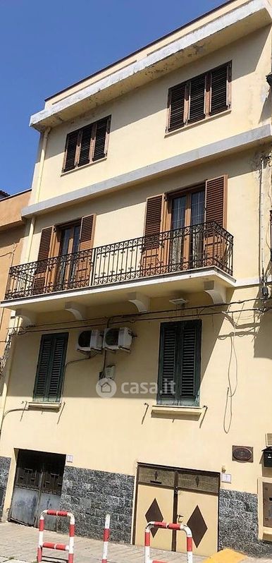 Appartamento in Vendita in Affaccio Castello a Reggio Calabria