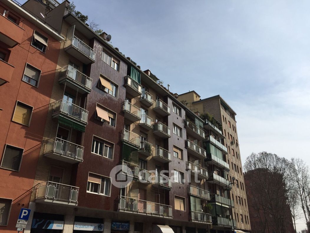 Appartamento in Vendita in Via Sebino 19 a Milano