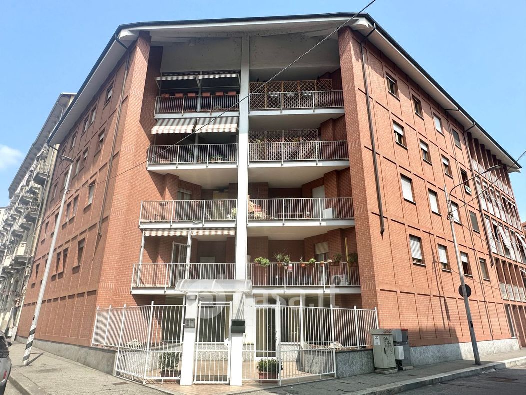 Appartamento in Vendita in Via Alagna a Torino