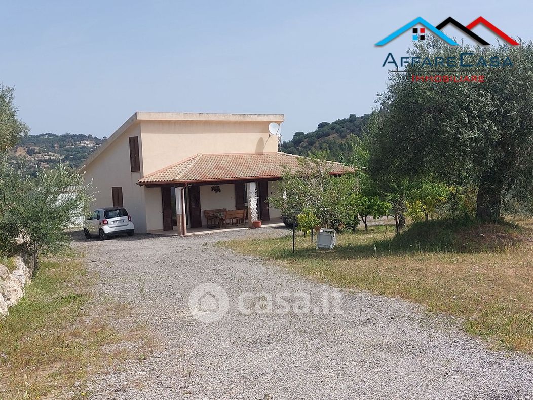 Villa in Vendita in Contrada Giannittello a Caltanissetta