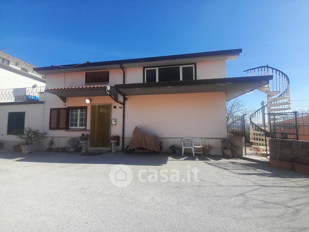 Casa indipendente in Vendita in Via Campania 98 a Campobasso