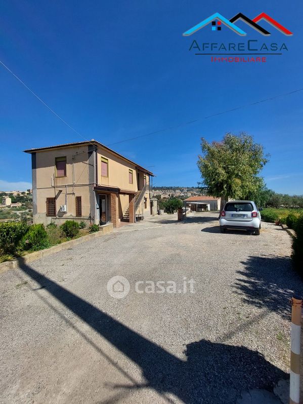 Casa indipendente in Vendita in Via Serra della Difesa 16 a Caltanissetta
