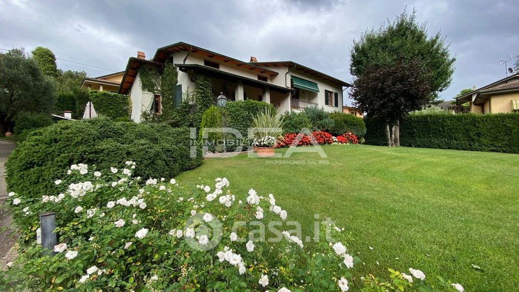 Villa in Vendita in Via di Castagnori a Lucca