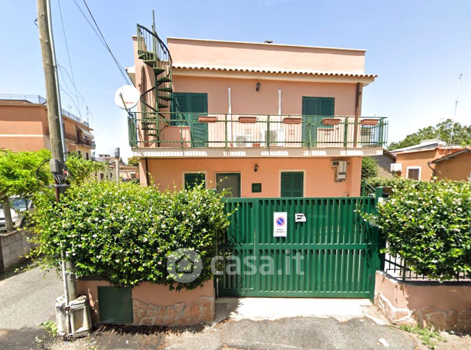 Casa indipendente in Vendita in Via Giovanni Rucellai a Roma