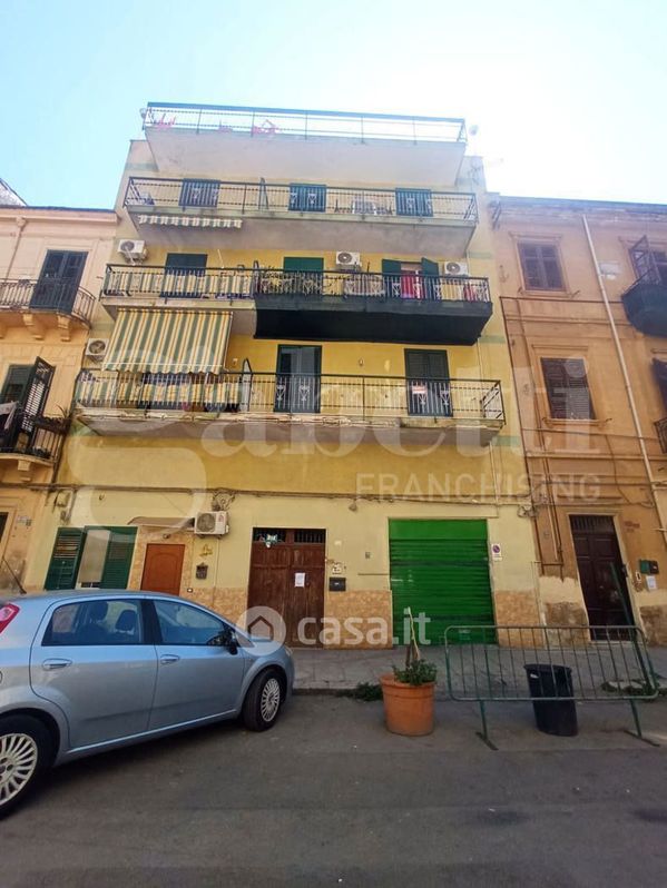 Appartamento in Vendita in Via Paolo Emiliani Giudici a Palermo