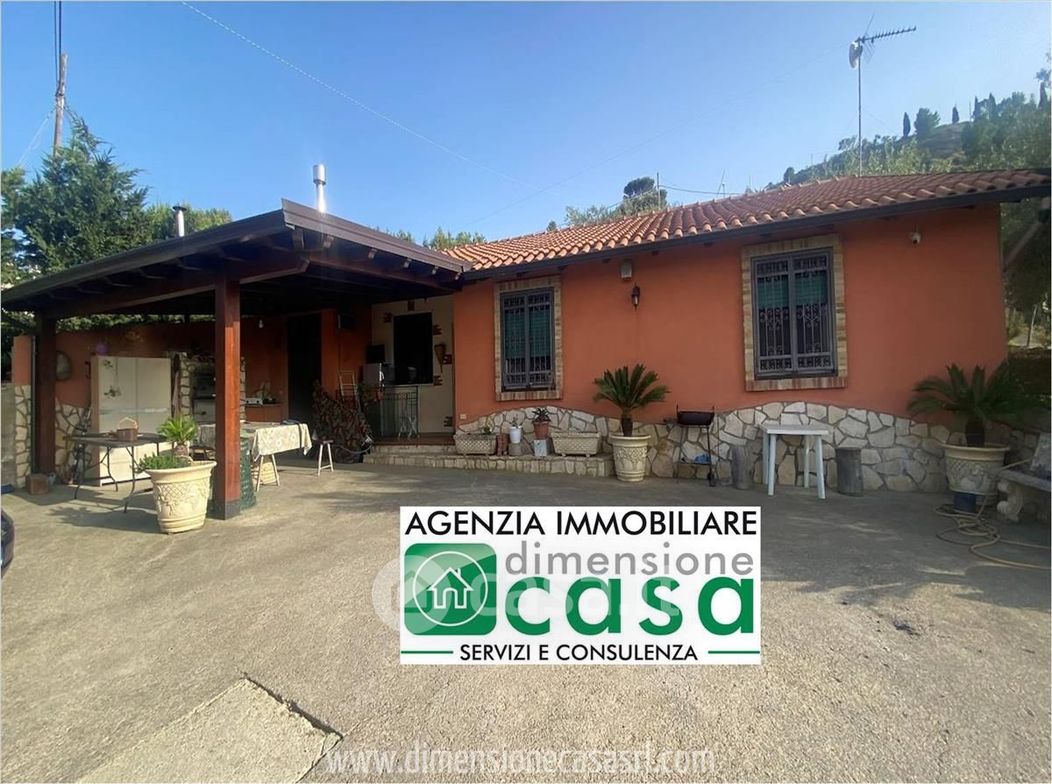 Villa in Vendita in SP42 36 a Caltanissetta