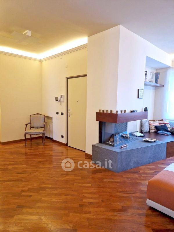 Appartamento in Affitto in Via Alessandro Volta a Milano