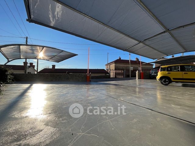 Garage/Posto auto in Affitto in Strada del Friuli 359 a Trieste