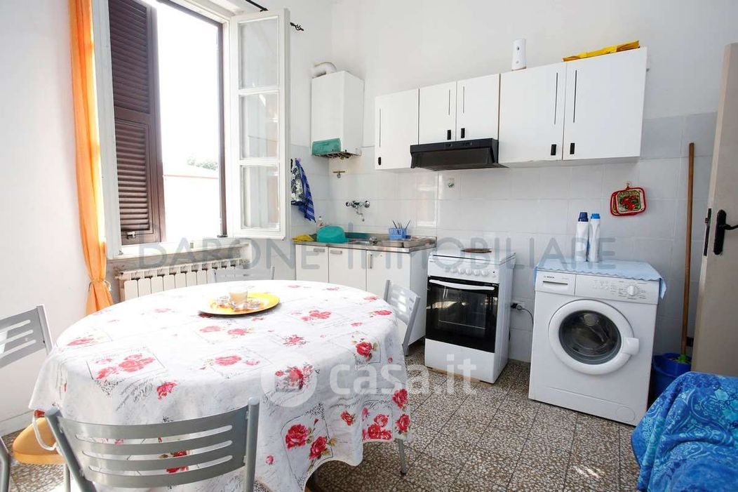 Appartamento in Vendita in Via Turigliano a Carrara