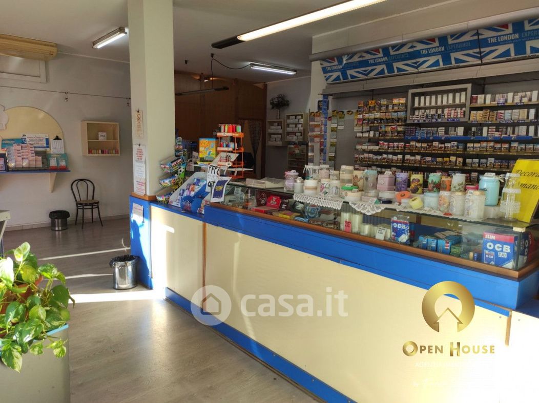 Negozio/Locale commerciale in Vendita in Viale San Lazzaro 52 b a Vicenza