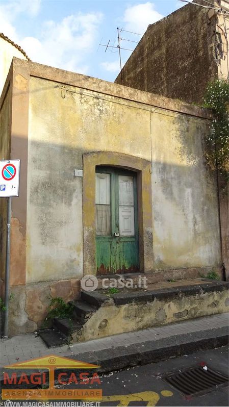 Casa indipendente in Vendita in Via Roma a Camporotondo Etneo