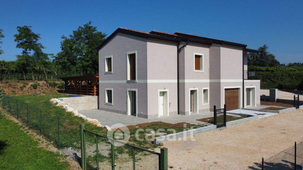 Casa Bi/Trifamiliare in Vendita in centro a Castelnuovo del Garda