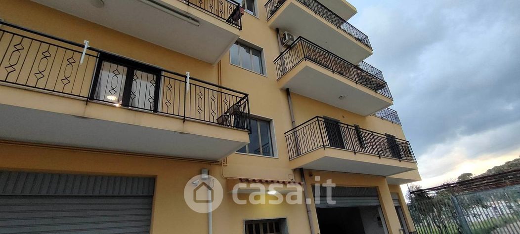 Appartamento in Affitto in Via Reggio Campi a Reggio Calabria