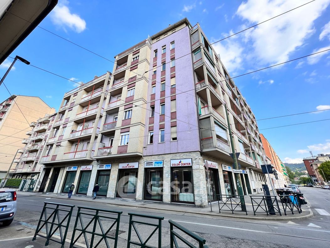Appartamento in Vendita in Via Antonio Fontanesi 10 a Torino