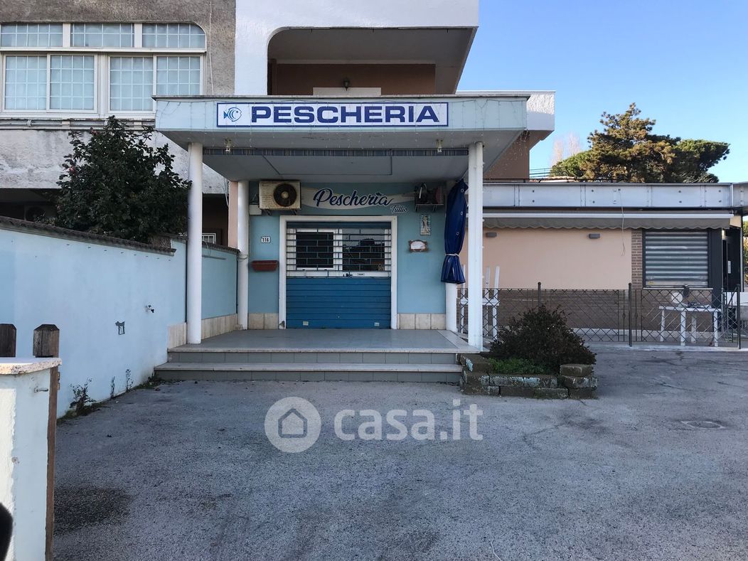 Negozio/Locale commerciale in Affitto in Via di Villa Claudia 112 a Anzio