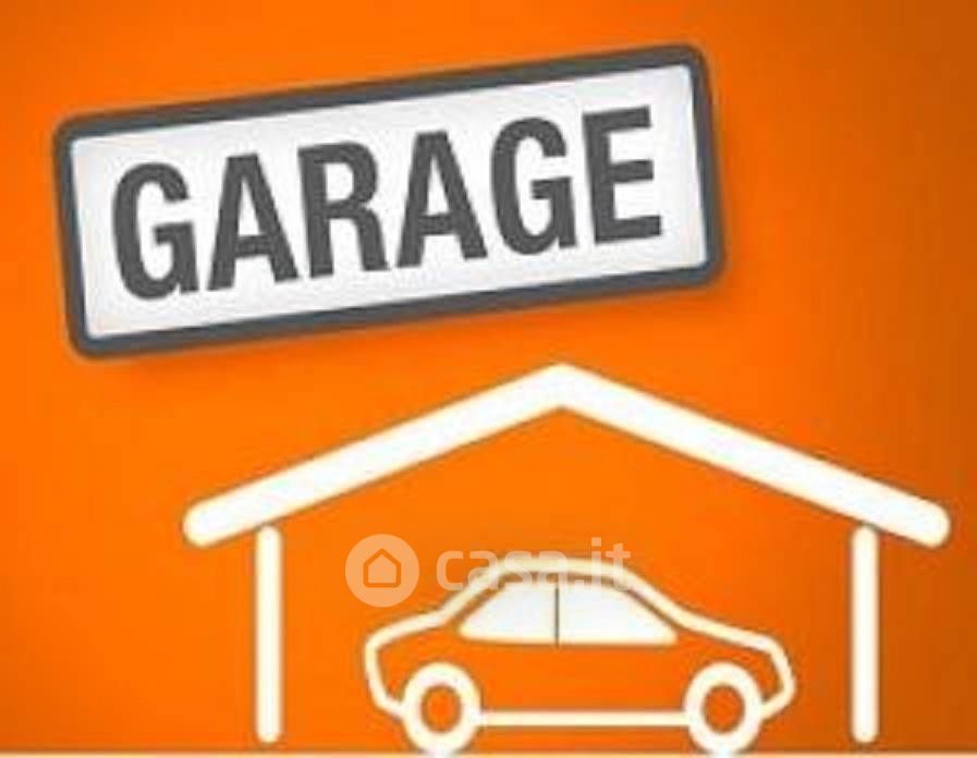 Garage/Posto auto in Vendita in a Santa Maria di Licodia