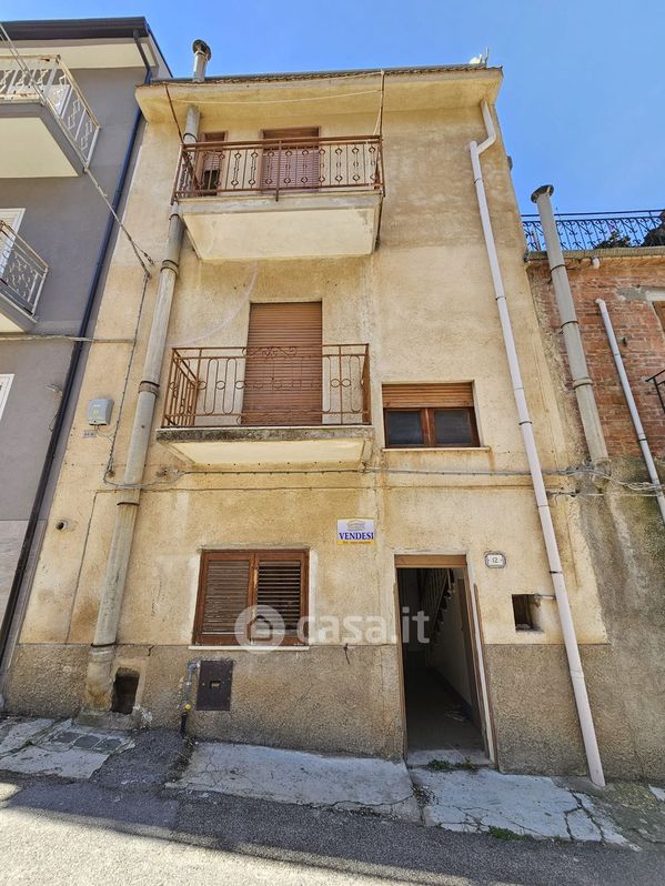 Casa indipendente in Vendita in Via G. Battista Benincasa a Collesano