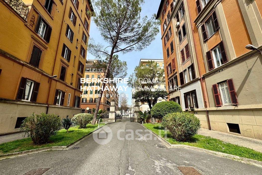 Appartamento in Vendita in Via Giuseppe Sacconi 19 a Roma