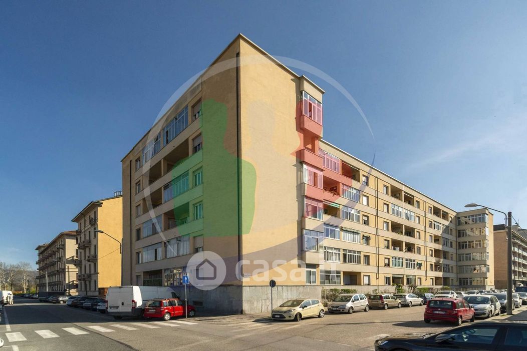 Appartamento in Vendita in Via Barletta 11 a Torino
