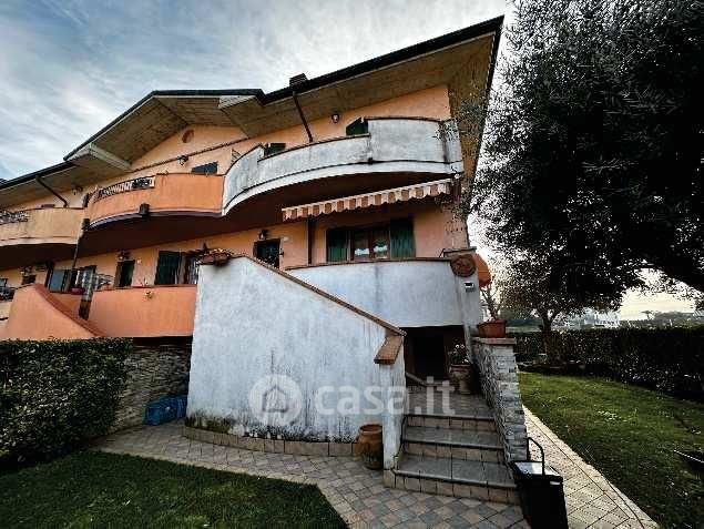 Casa indipendente in Vendita in Via Guglielmo Marconi 9 a Nogarole Rocca