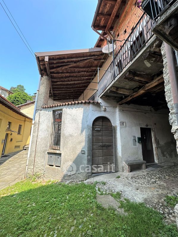 Rustico/Casale in Vendita in Via Ghislanzoni a Como