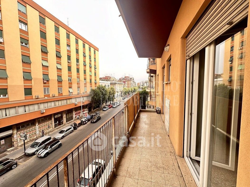 Appartamento in Vendita in Via di Acqua Bullicante 435 a Roma