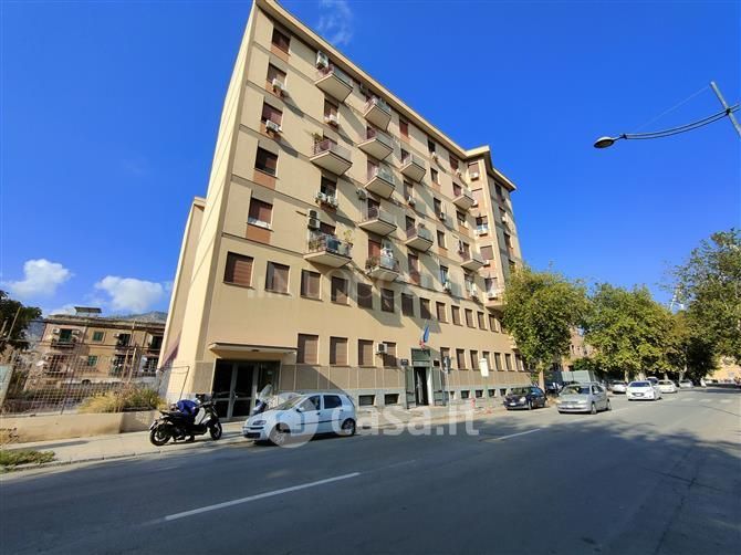 Appartamento in Vendita in Via dei Cantieri a Palermo