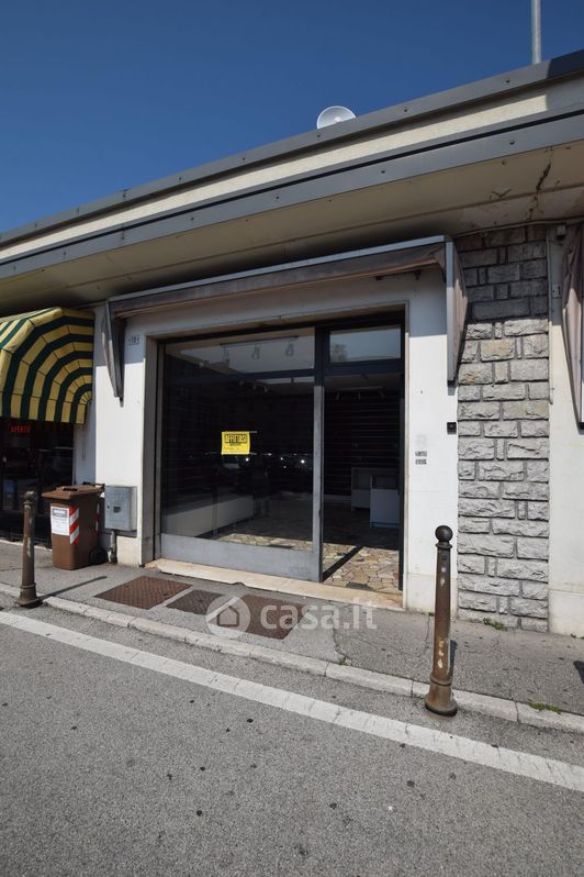 Negozio/Locale commerciale in Vendita in Piazza Giorgio Piloni a Belluno