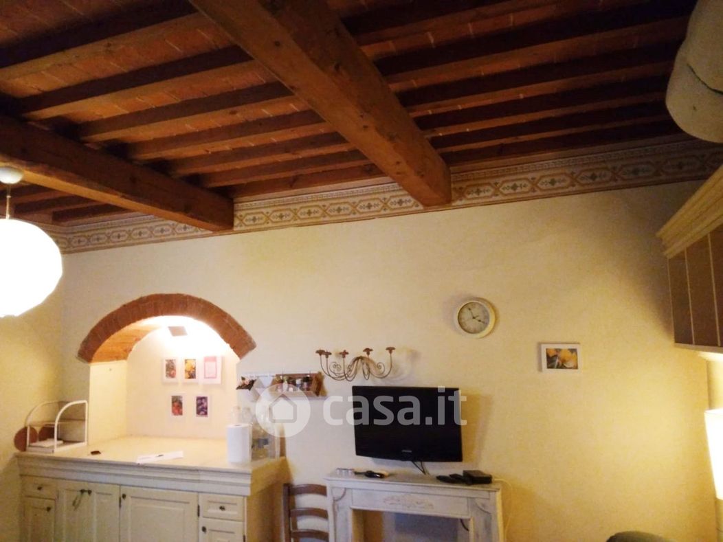 Appartamento in Vendita in Località Agazzi a Arezzo