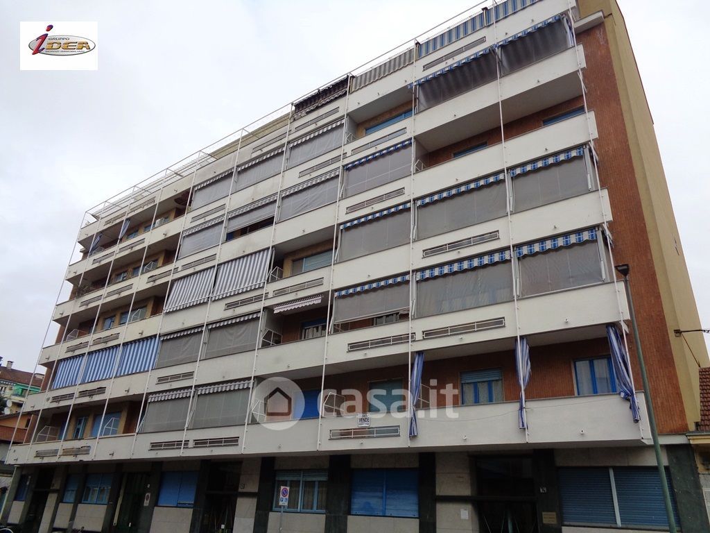 Appartamento in Vendita in Via Giosuè Borsi 78 a Torino