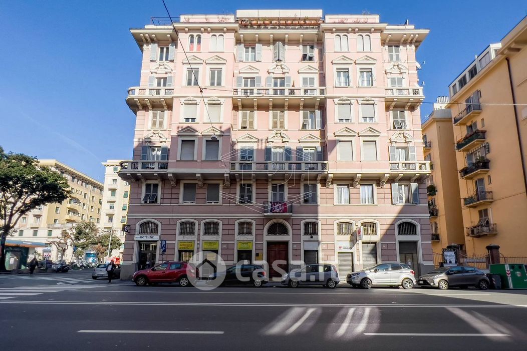 Appartamento in Vendita in Via Carlo Barabino a Genova