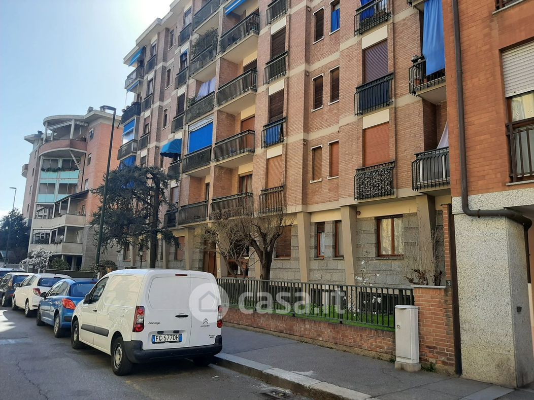 Garage/Posto auto in Vendita in Via Serrano 9 a Torino