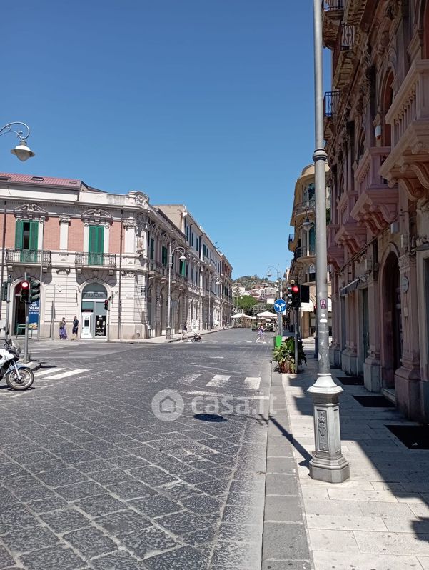 Negozio/Locale commerciale in Vendita in Via Cardines 21 a Messina