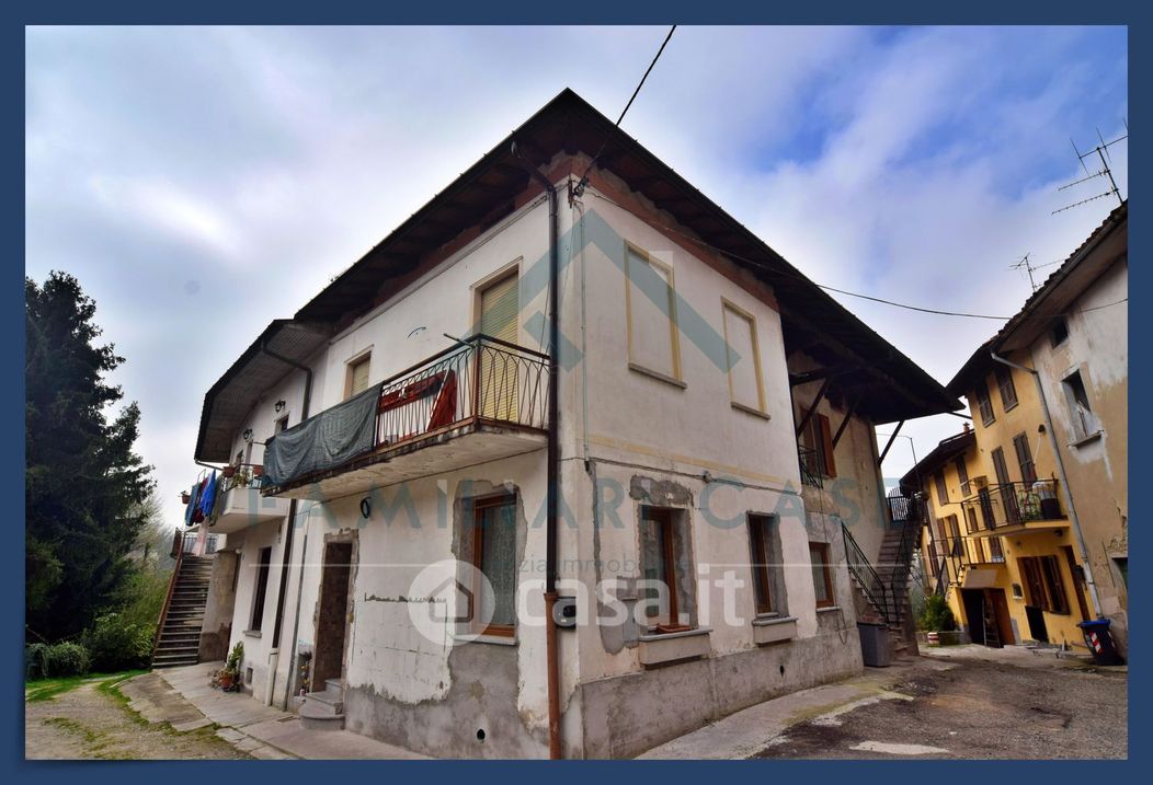 Casa indipendente in Vendita in Via Torquato Tasso a Varese