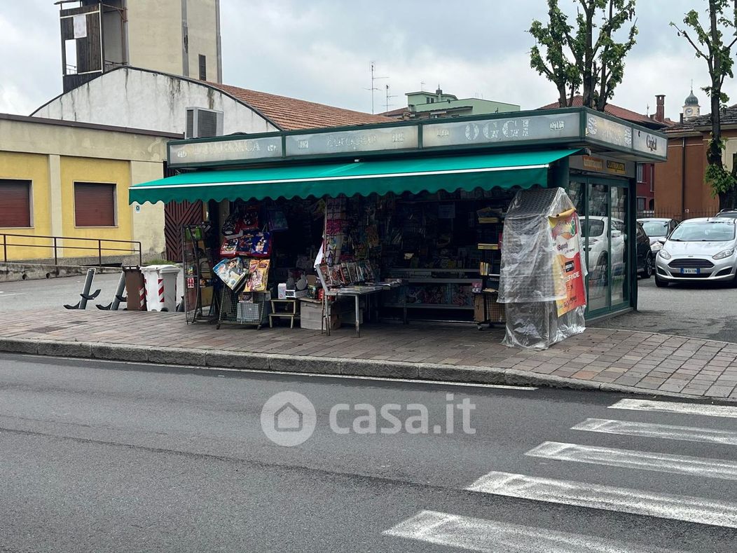Negozio/Locale commerciale in Vendita in Piazza Vittorio Veneto a Abbiategrasso