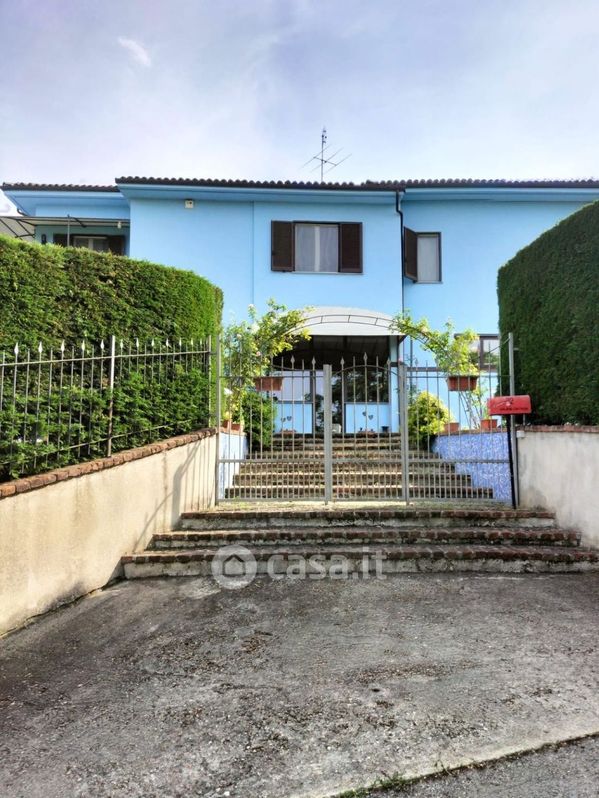 Villa in Vendita in Località Cappuccini 32 a Asti