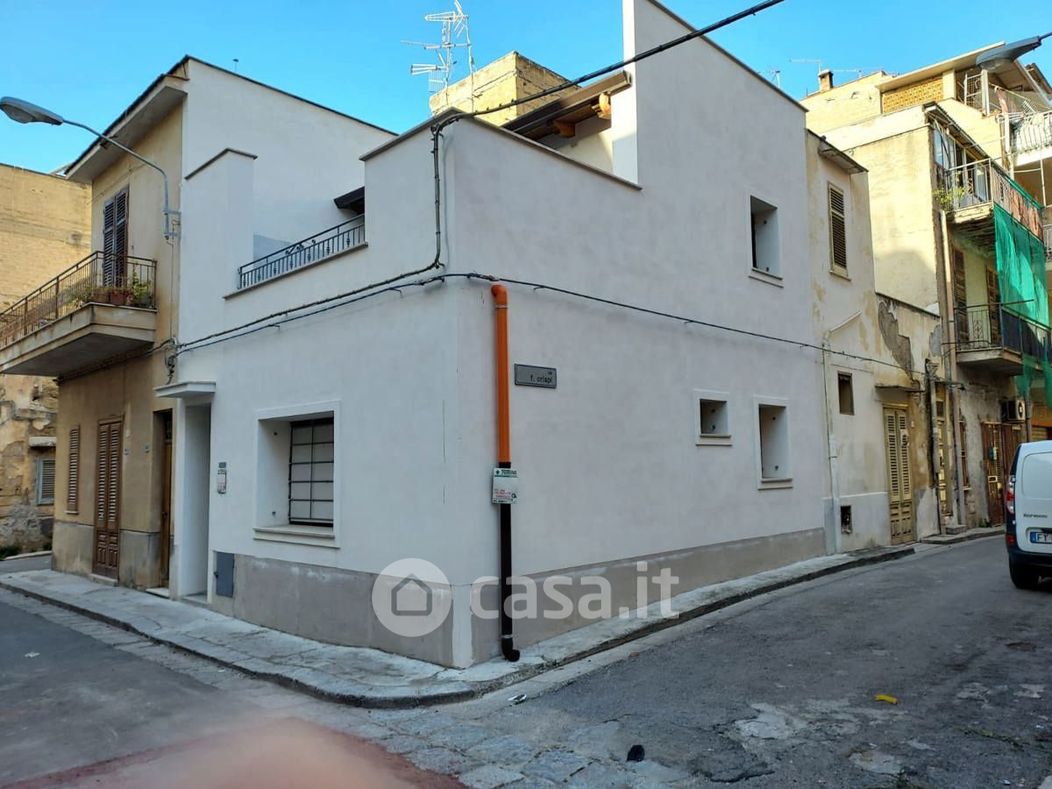 Casa indipendente in Vendita in Via Castrogiovanni 12 a Bagheria