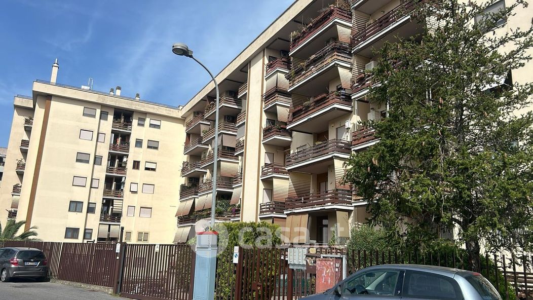 Appartamento in Vendita in Via Passo del Turchino a Roma