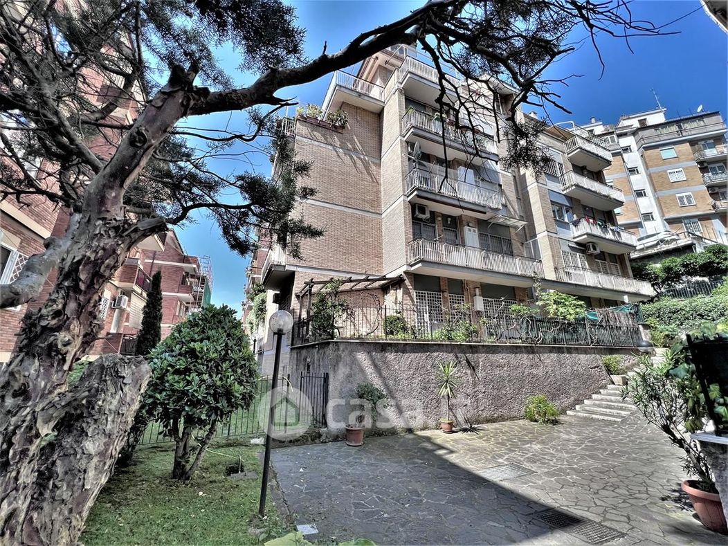 Appartamento in Vendita in Via del Forte Braschi 86 a Roma